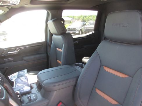New 2026 GMC Sierra 1500 AT4 w/ AT4 Premium Package AWD/4WD image 13