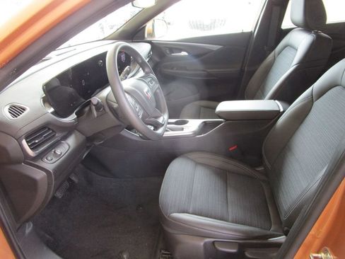Used 2024 Buick Envista Preferred w/ Convenience II Package FWD image 17