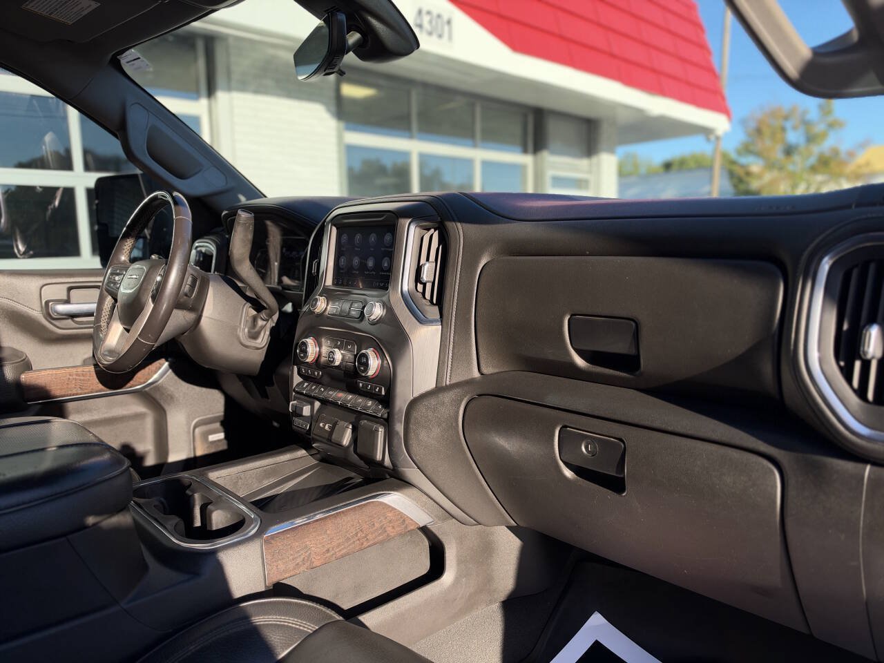 Used 2023 GMC Sierra 3500 Denali w/ Denali Black Diamond Edition AWD/4WD image 38