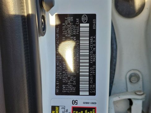 Used 2021 Toyota Camry LE image 33