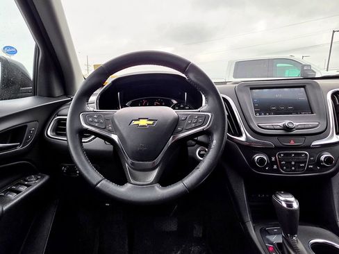 Used 2021 Chevrolet Equinox LT AWD/4WD image 17