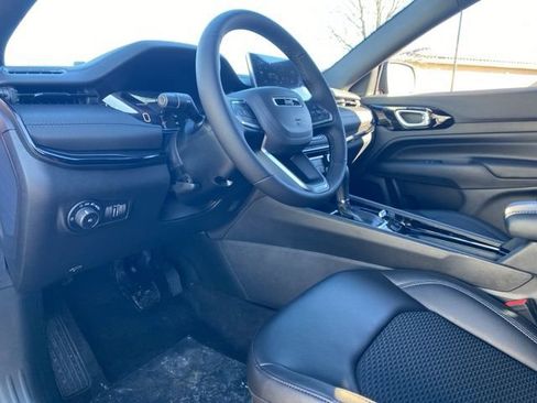 New 2026 Jeep Compass Latitude image 18