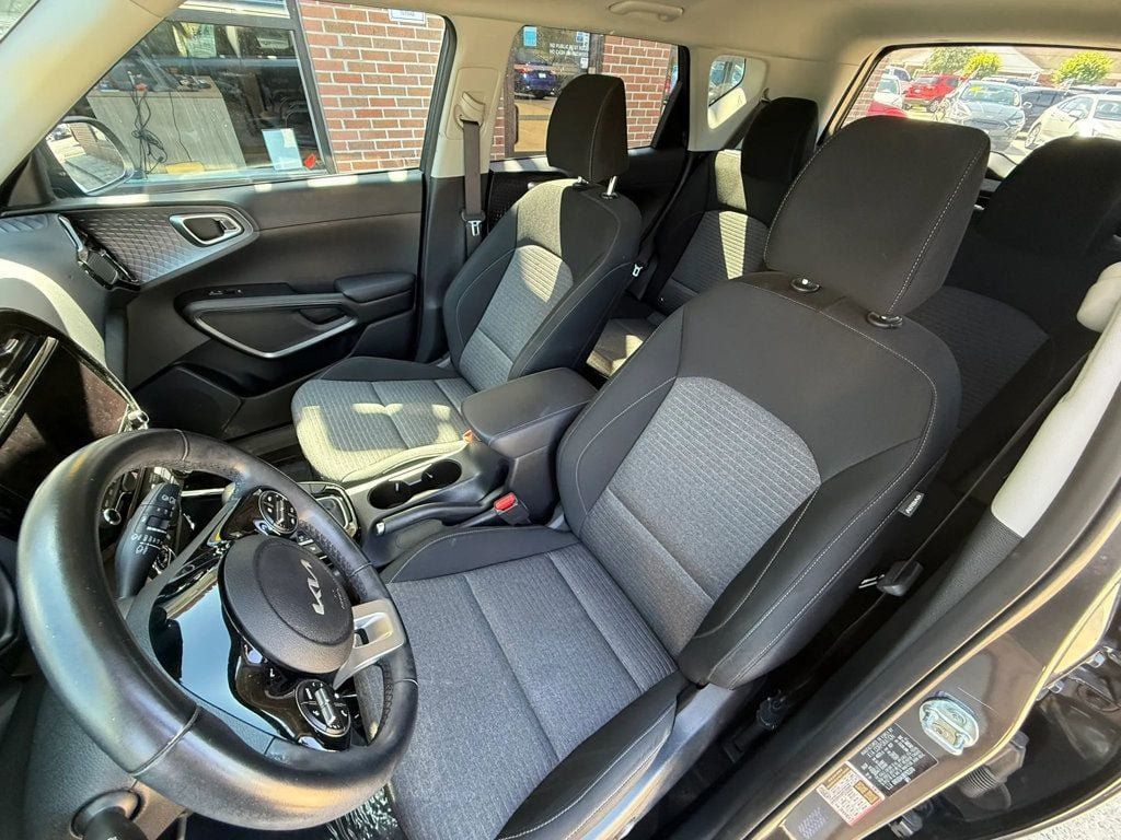 Used 2024 Kia Soul EX FWD image 7
