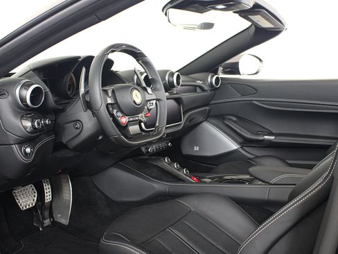 Certified 2023 Ferrari Portofino M RWD image 2