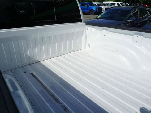 Used 2019 RAM 1500 Laramie AWD/4WD image 10