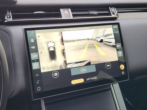 Certified 2026 Land Rover Range Rover Velar Dynamic SE image 19