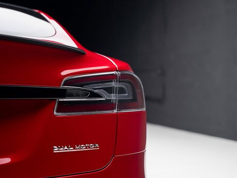 Used 2021 Tesla Model S Performance image 28