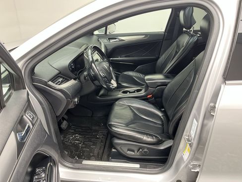 Used 2016 Lincoln MKC Select w/ Select Plus Package image 3