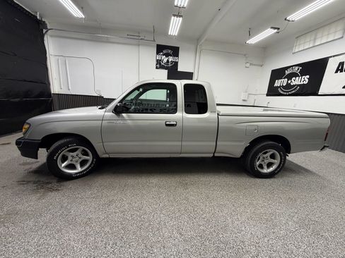 Used 2000 Toyota Tacoma 2WD Xtracab w/ SR5 Pkg image 7