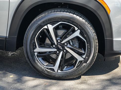 Used 2023 Chevrolet TrailBlazer RS FWD image 9