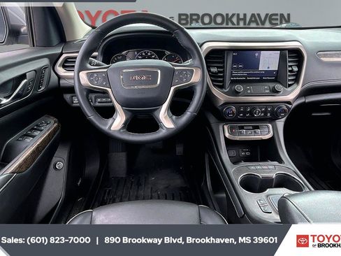 Used 2023 GMC Acadia Denali w/ Denali Technology Package FWD image 5