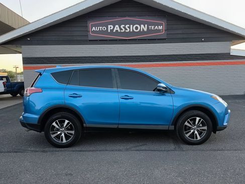 Used 2018 Toyota RAV4 XLE w/ All Weather Liner Package FWD image 6