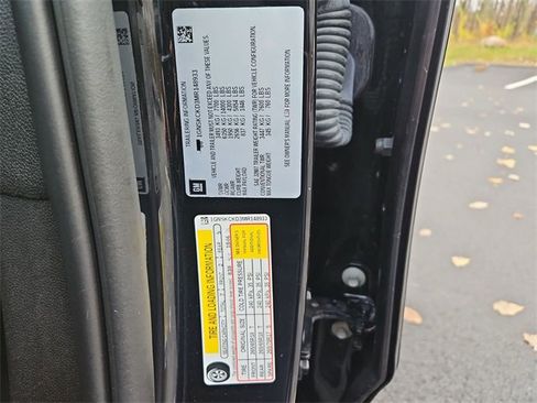 Used 2021 Chevrolet Suburban LT image 34