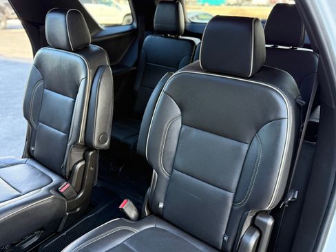 Used 2023 Chevrolet Traverse Premier w/ Redline Edition image 27