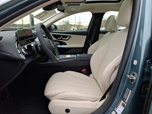 New 2026 Mercedes-Benz E 350 4MATIC Sedan image 8