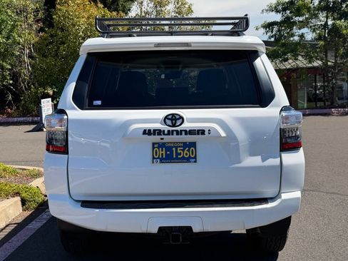 Used 2022 Toyota 4Runner SR5 AWD/4WD image 6
