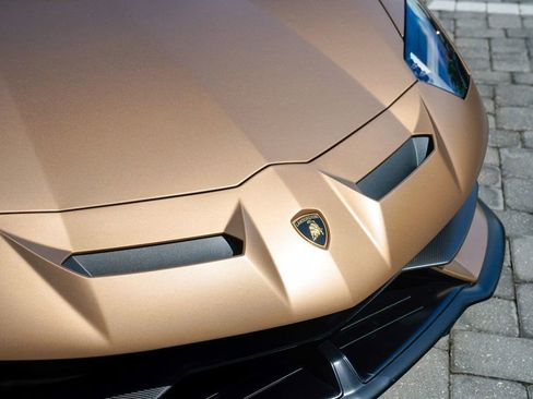 Used 2020 Lamborghini Aventador SVJ image 39