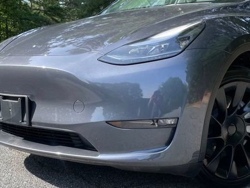 Used 2023 Tesla Model Y Long Range AWD/4WD image 3