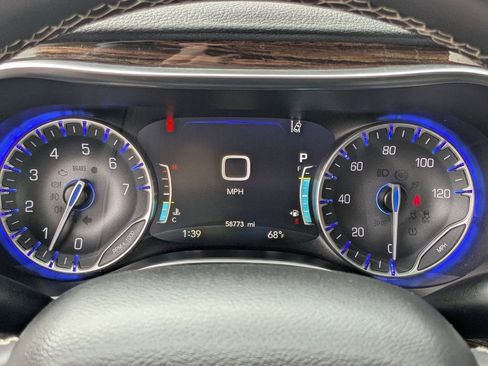 Used 2023 Chrysler Pacifica Limited image 18