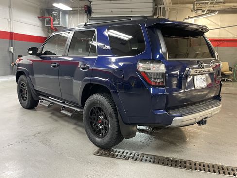 Used 2019 Toyota 4Runner TRD Off-Road image 8