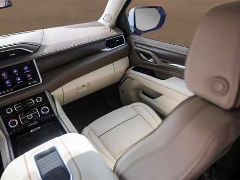 Used 2021 GMC Yukon Denali image 30