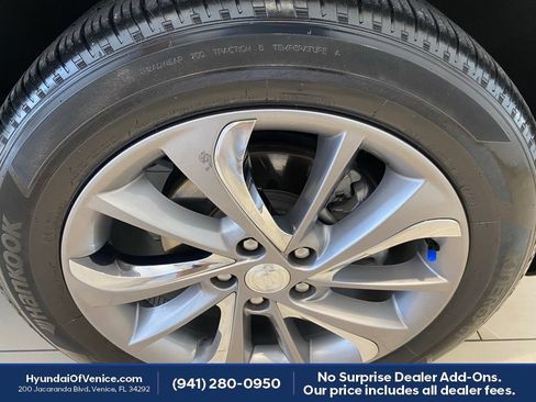 Used 2022 Buick Encore GX Essence w/ Experience Buick Package FWD image 44