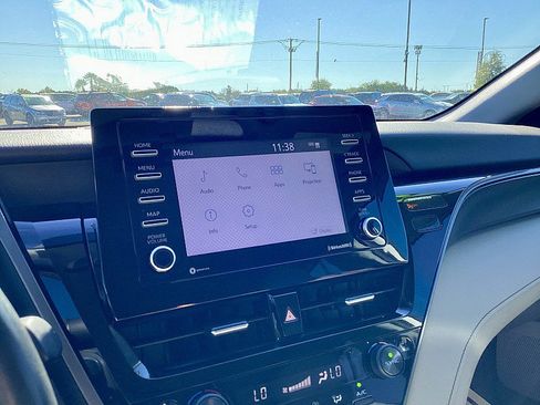 Used 2023 Toyota Camry SE image 14