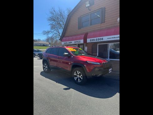 Used 2014 Jeep Cherokee Trailhawk w/ Leather Interior Group AWD/4WD image 1