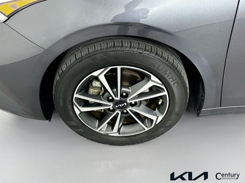 Used 2023 Kia Forte LXS w/ LXS Technology Package FWD image 28