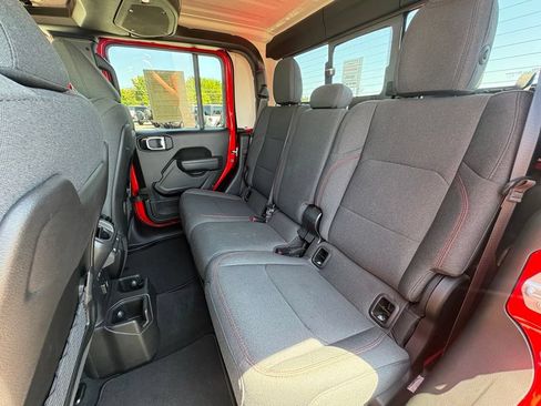 Used 2026 Jeep Gladiator Rubicon AWD/4WD image 25