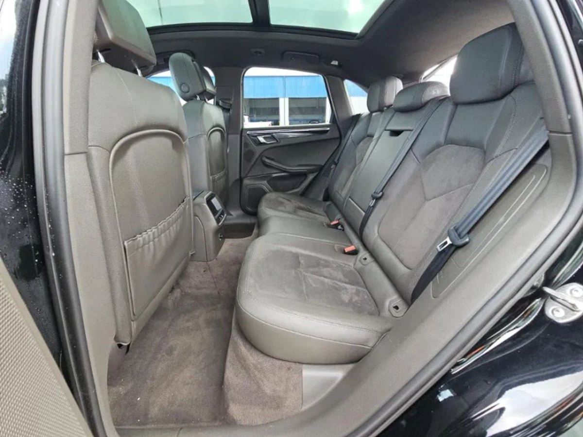 Used 2015 Porsche Macan S w/ Infotainment Package AWD/4WD image 12