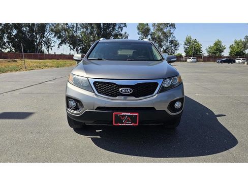 Used 2013 Kia Sorento EX w/ Premium Plus Pkg image 2