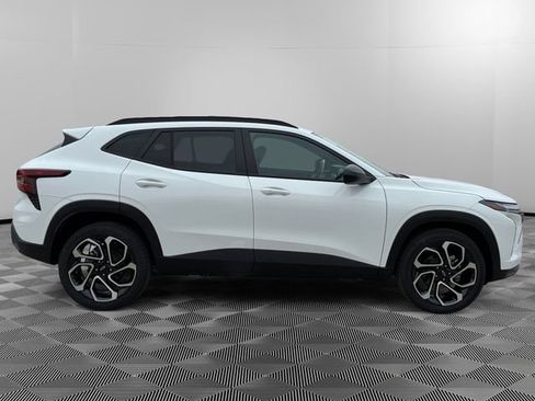 New 2026 Chevrolet Trax RS w/ Sunroof Package FWD image 6