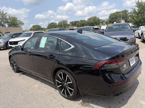 Certified 2025 Honda Accord Touring image 9