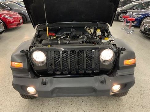 Used 2020 Jeep Gladiator Sport w/ Quick Order Package 24S image 35
