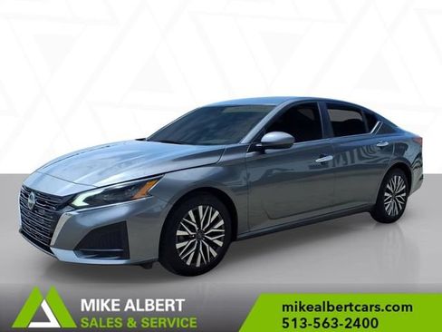 Used 2023 Nissan Altima 2.5 SV FWD image 3