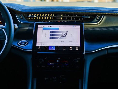 Certified 2023 Jeep Grand Cherokee L Limited image 14