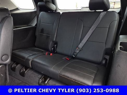 Used 2021 Chevrolet Traverse LT FWD image 34