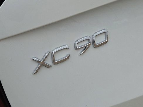 New 2026 Volvo XC90 B6 Ultra w/ Protection Package Premier AWD/4WD image 13