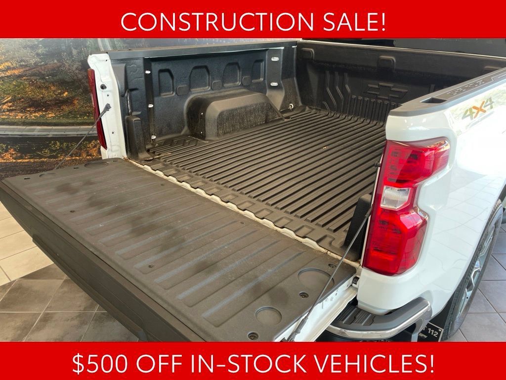 Used 2023 Chevrolet Silverado 1500 LT AWD/4WD image 14