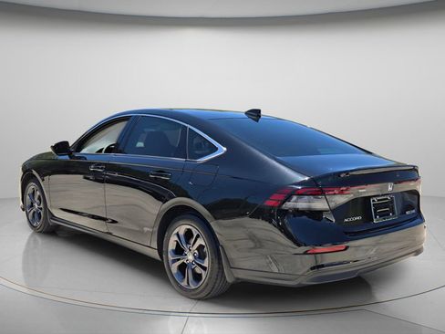 Used 2023 Honda Accord EX image 8