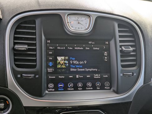 Used 2018 Chrysler 300 Limited w/ Safetytec Plus Group image 21