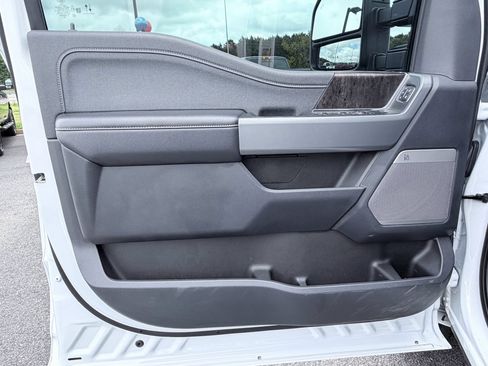 Used 2024 Ford F250 Lariat AWD/4WD image 35