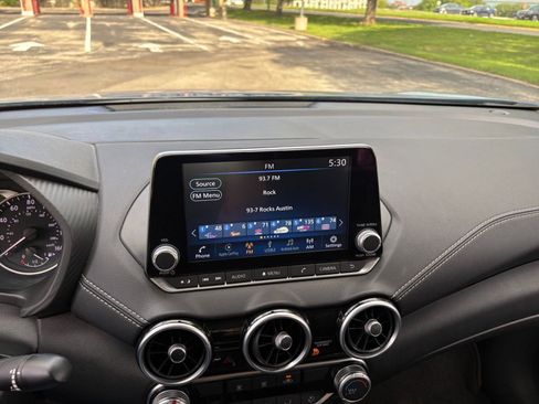 Used 2025 Nissan Sentra SV FWD image 17