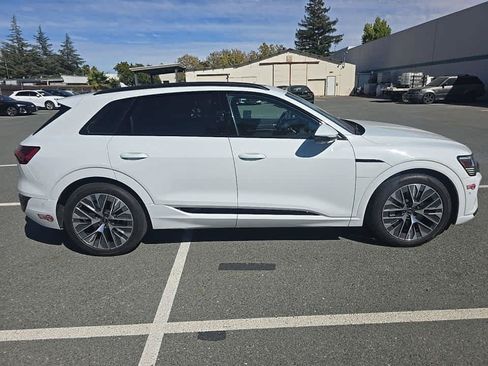 Used 2024 Audi Q8 e-tron Premium Plus AWD/4WD image 7