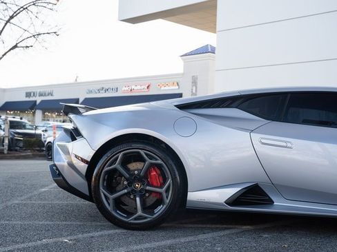 Used 2023 Lamborghini Huracan Tecnica image 13