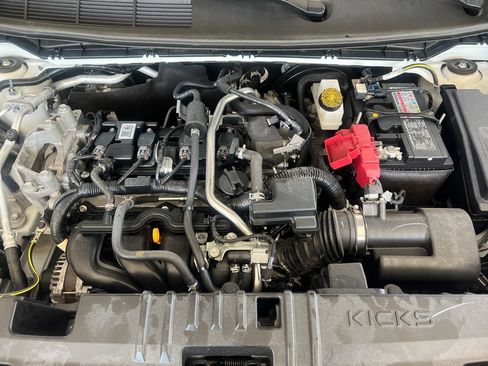 Used 2025 Nissan Kicks SR w/ SR Premium Package AWD/4WD image 30