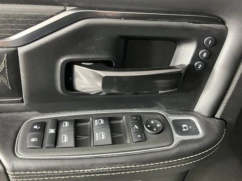 Used 2022 RAM 2500 Limited AWD/4WD image 26