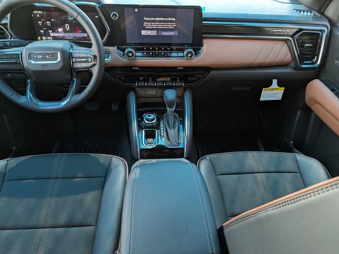 New 2026 GMC Canyon AT4 AWD/4WD image 11