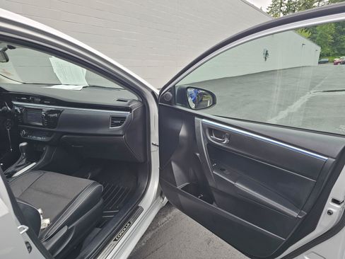 Used 2016 Toyota Corolla S FWD image 11